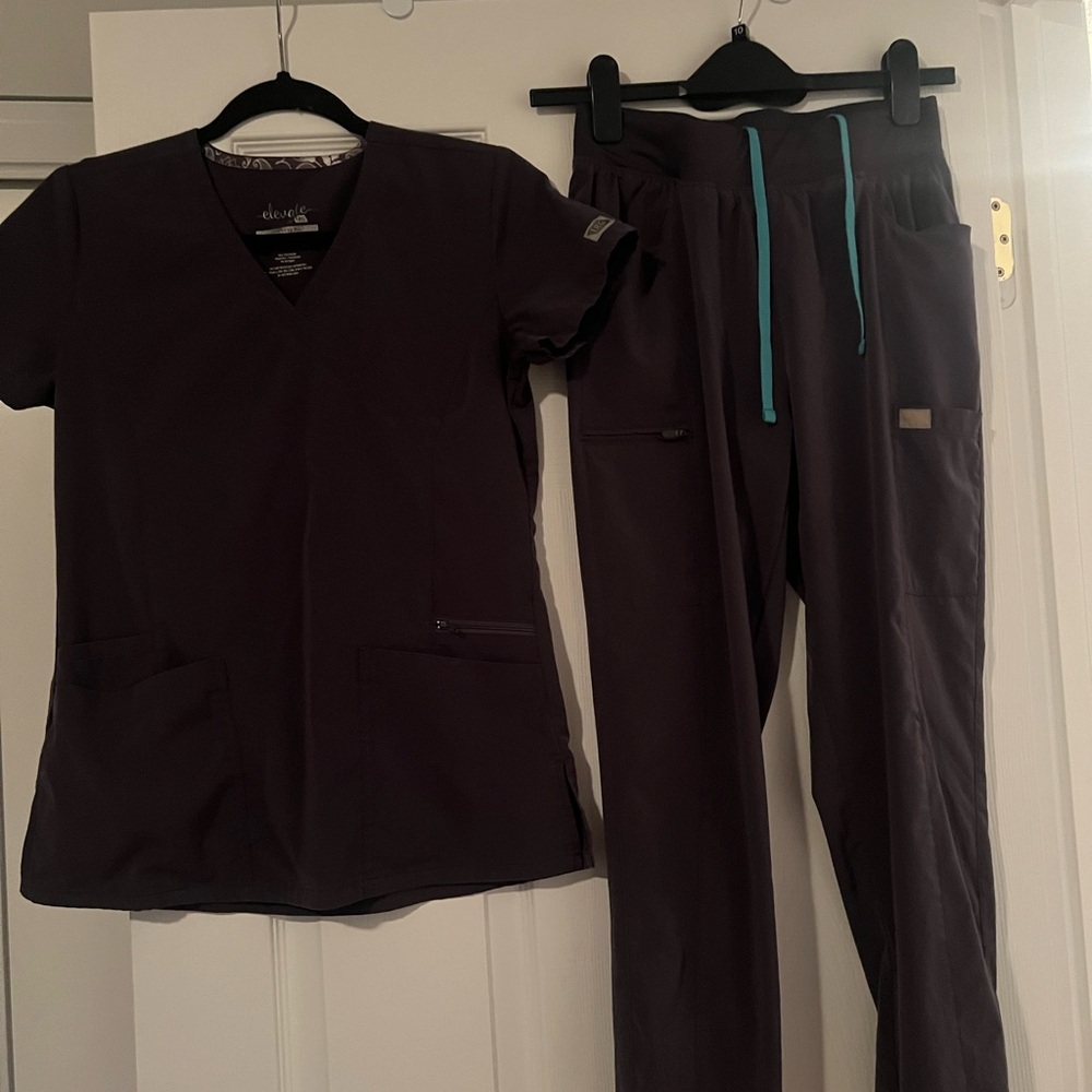 Elevate by IRG Gray Scrubs Set XS Tall
